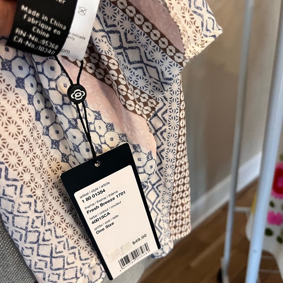 Silky (poly) scarf BNWT - Picture 4 of 6